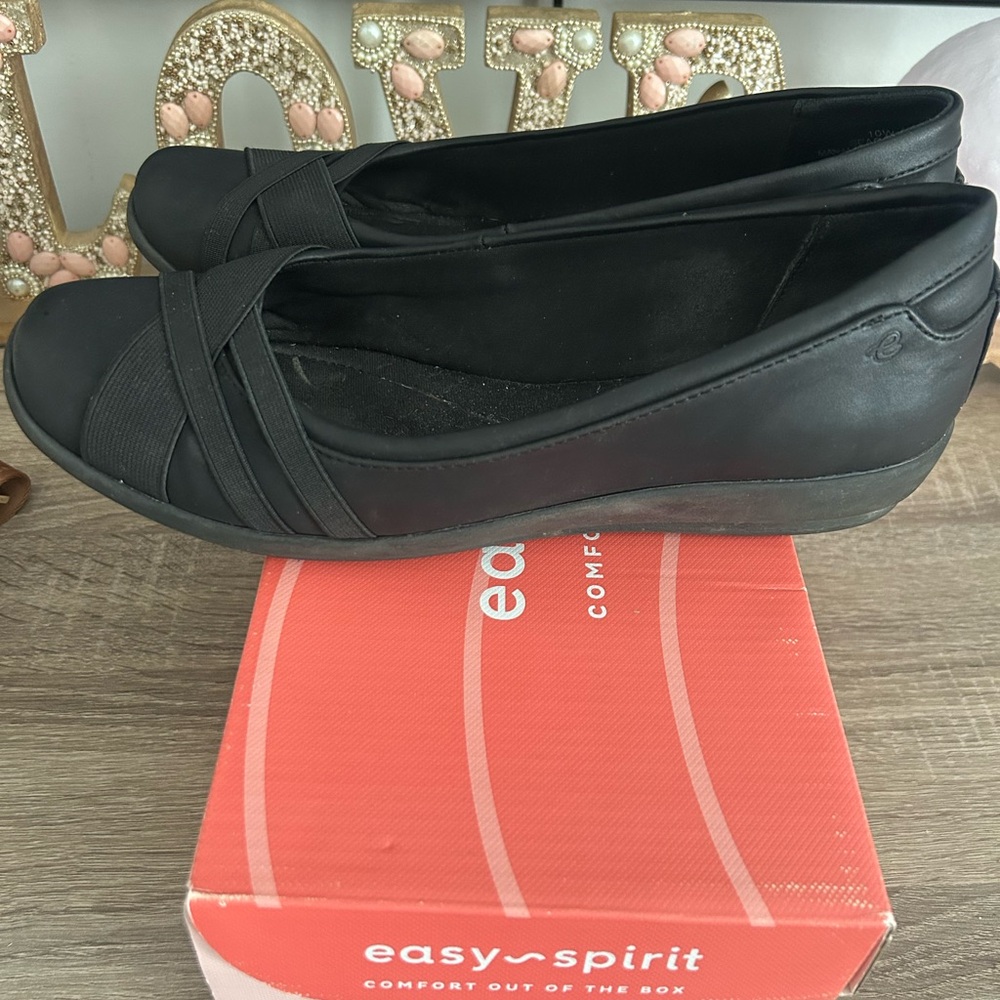Easy Spirit Women's Black Loafers